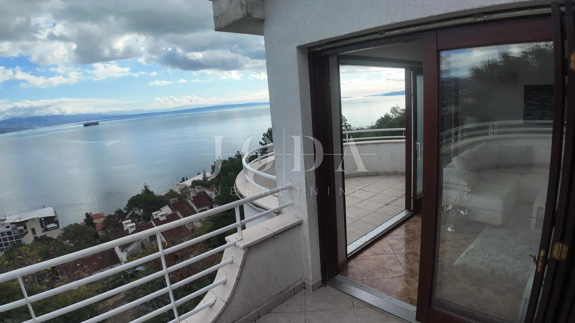opatija dvoetažni stan na lijepoj lokaciji - slika 23