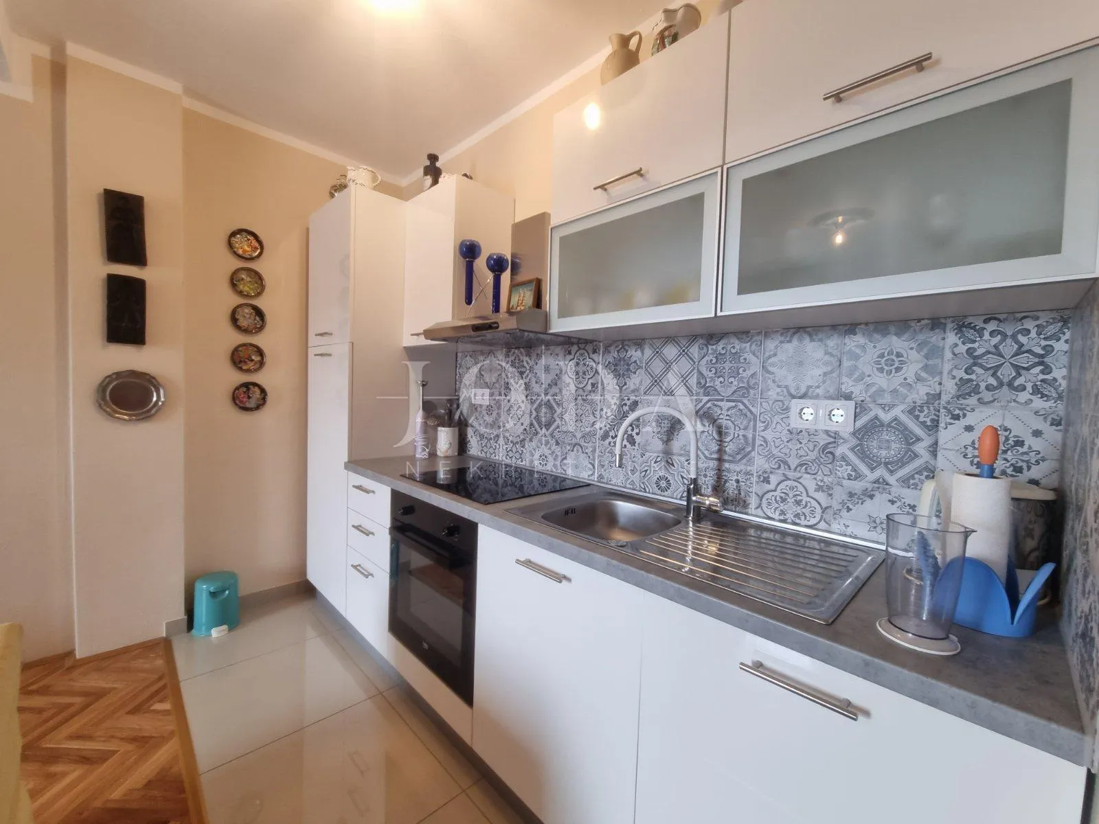 novi vinodolski, bribirska obala, stan 150m od mora - slika 13