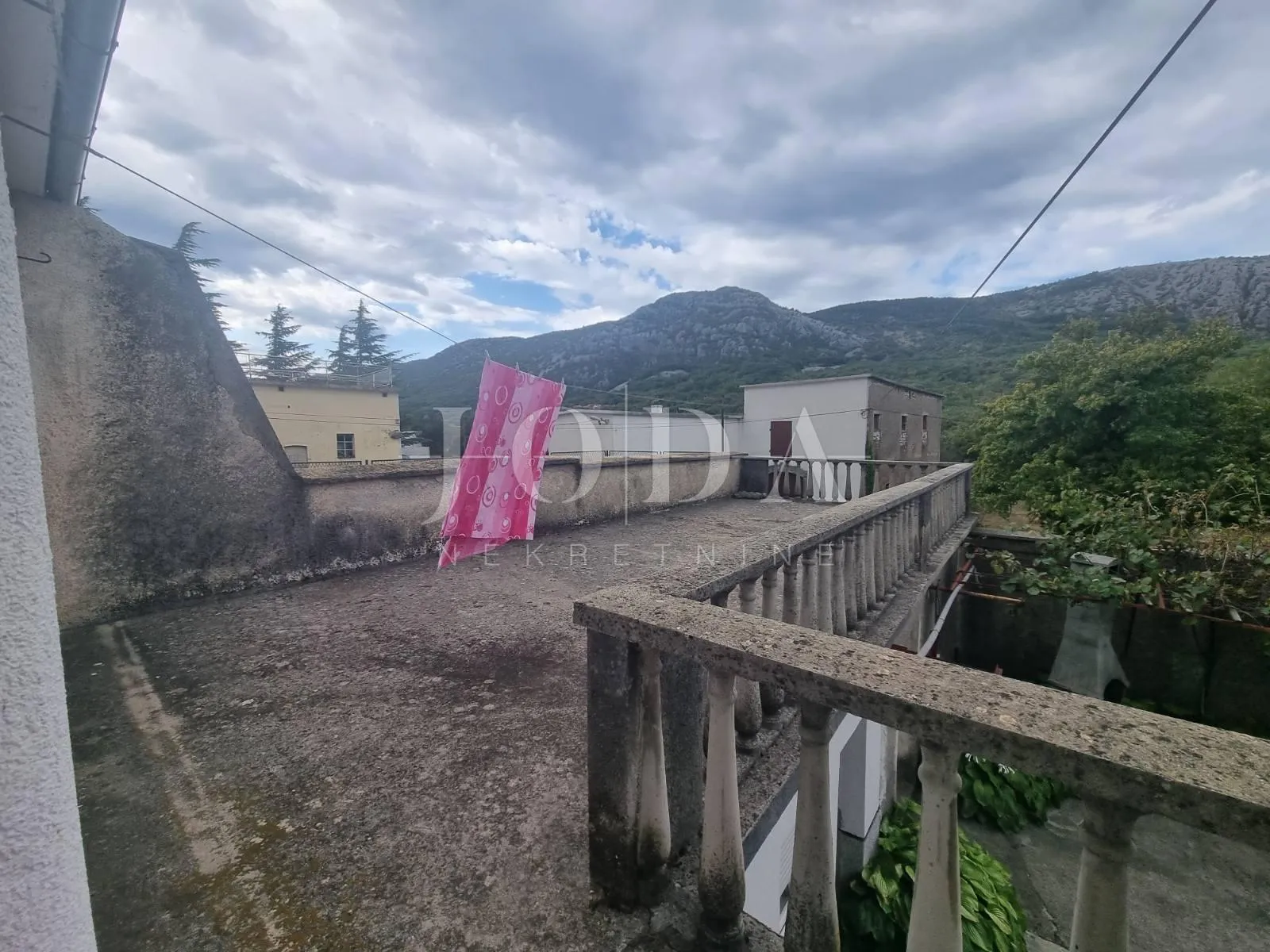 tribalj, kuća,gospodarska zgrada, prostrana okućnica i oranica - slika 20
