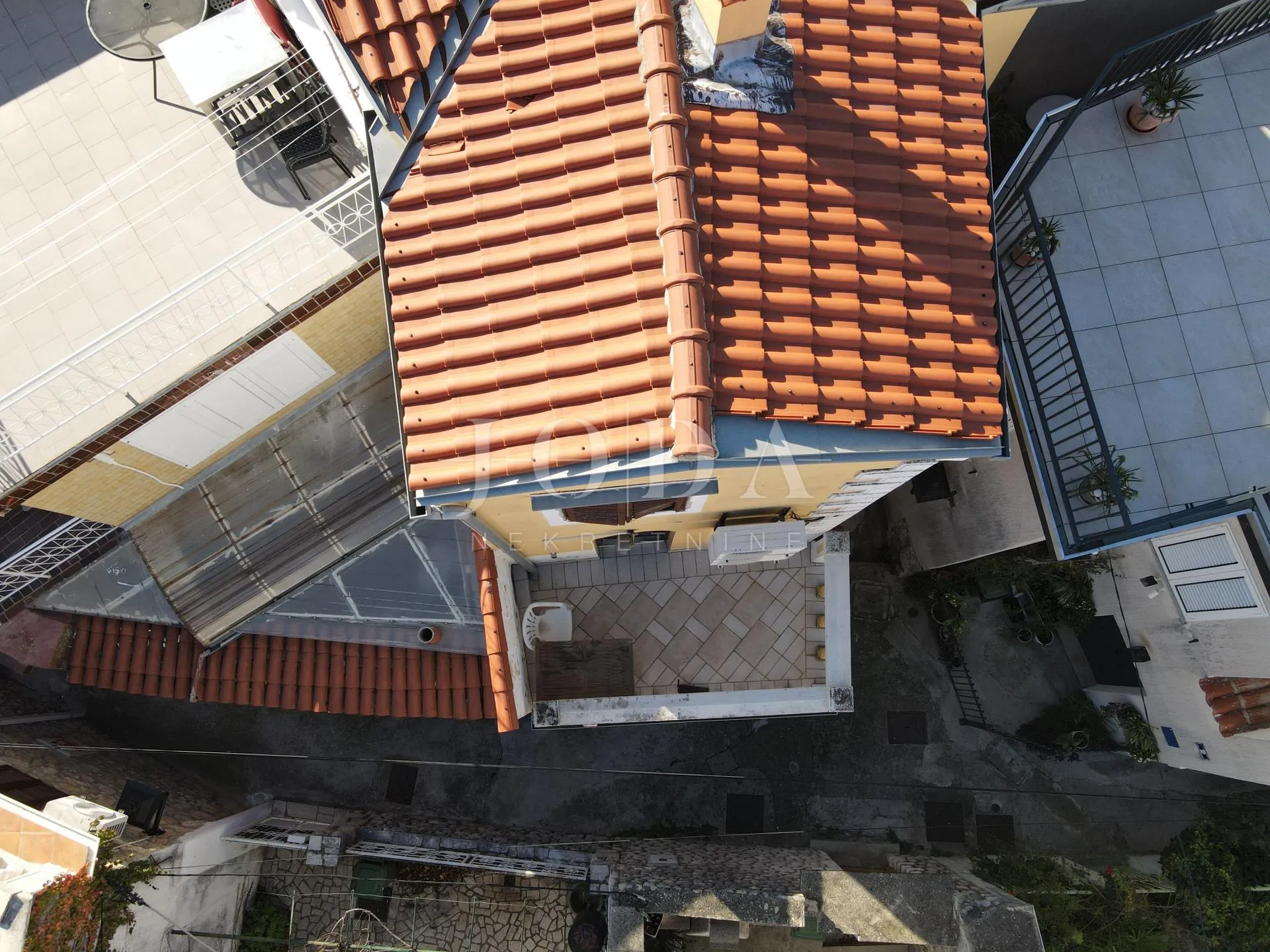 selce kuća u strogom centru - slika 7