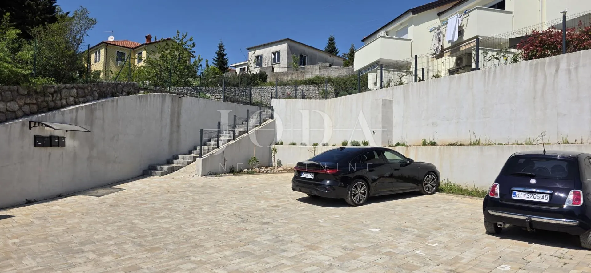 rijeka-luksuzno uređena kuća - slika 25
