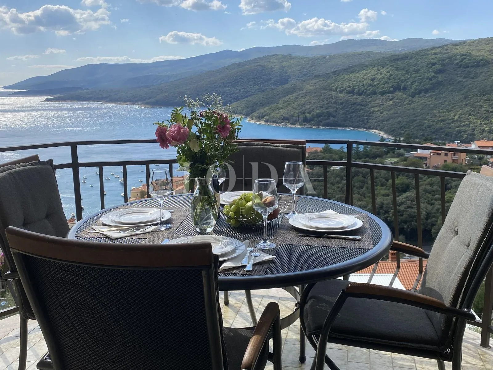 rabac, kuća sa četiri stambene jedinice, te predivnim pogledom na more - slika 58