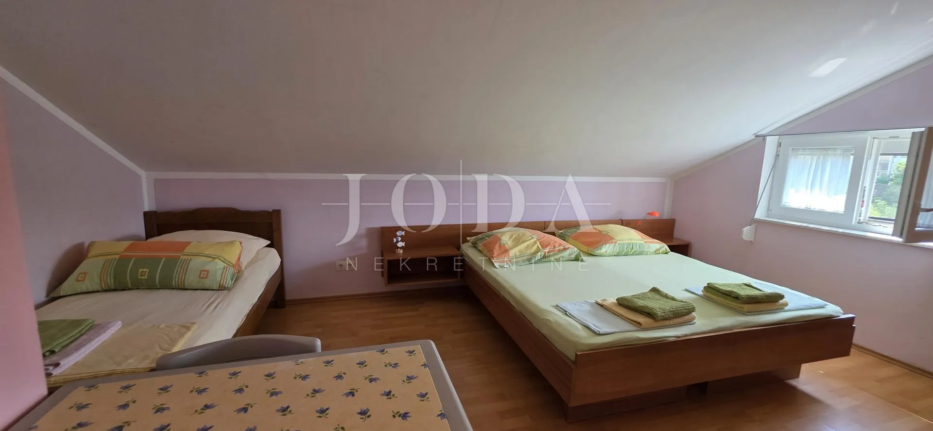 prostrana kuća s 5 apartmana, 100 m od mora – idealna za turizam! - slika 22