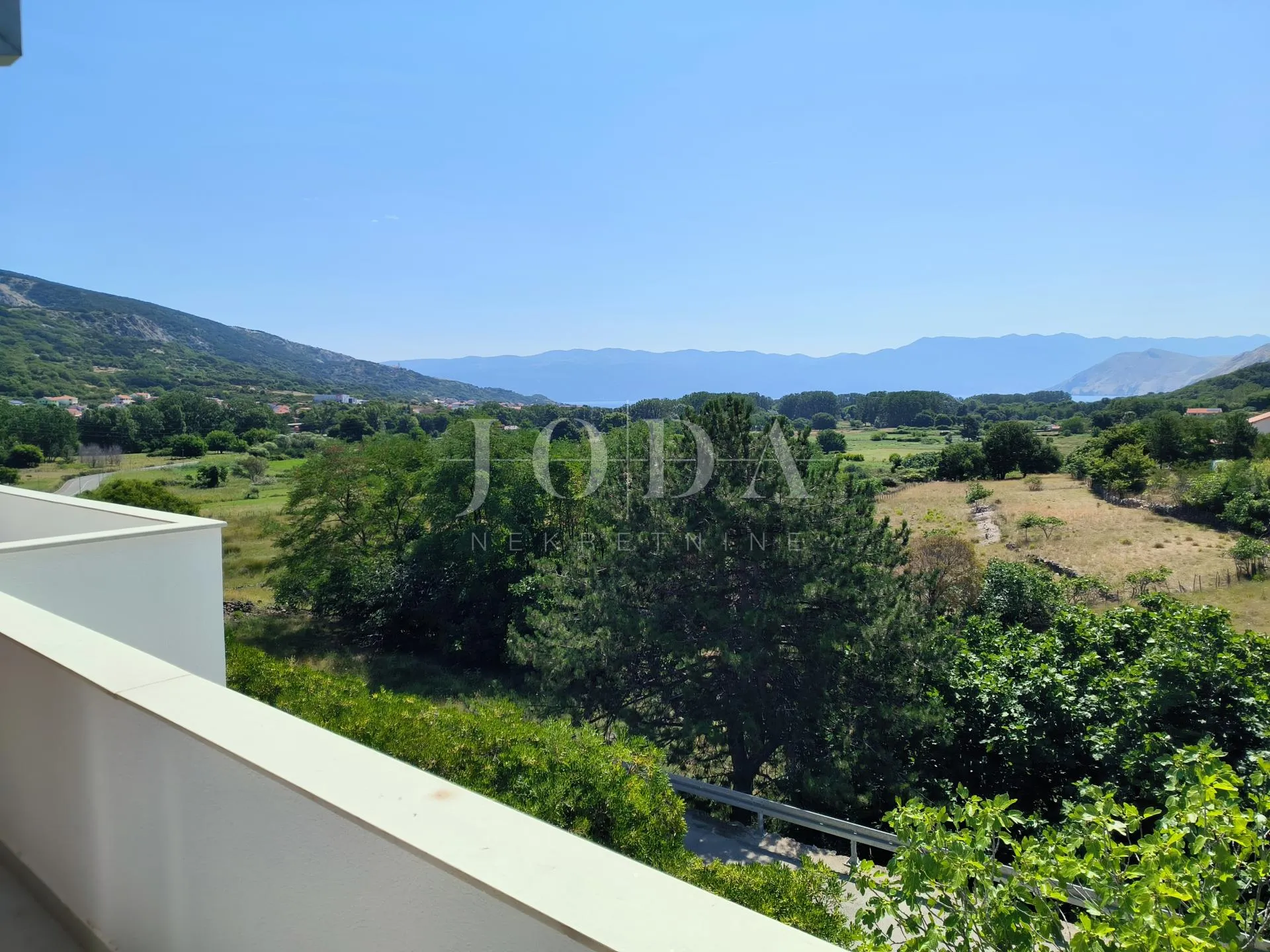 apartman sa bazenom - slika 23