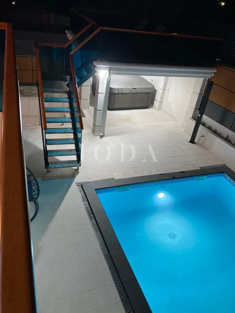 crikvenica kuća novogradnja sa 4 garaže - slika 36