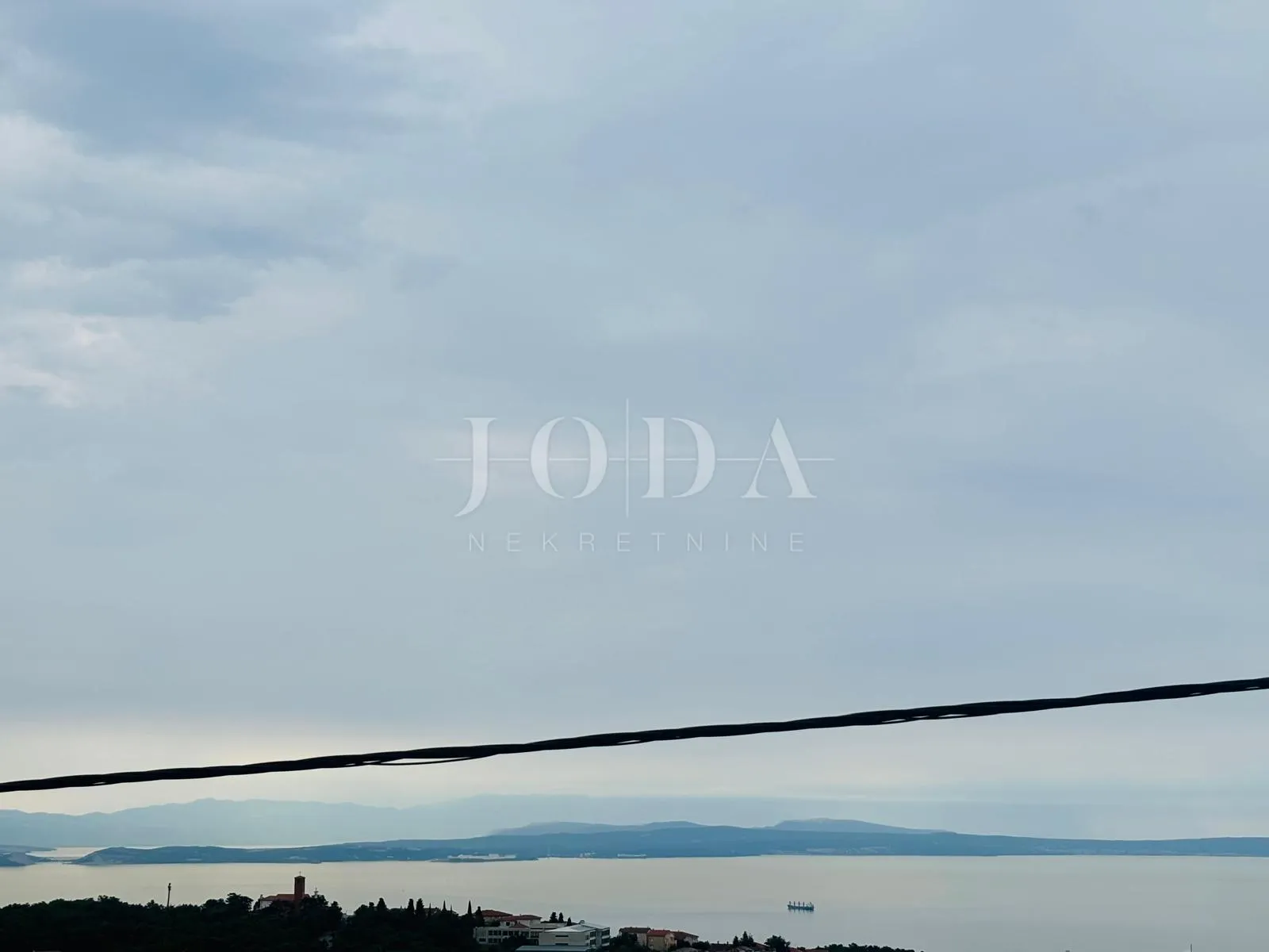kastav, kuća sa dva stana i velikom okućnicom - slika 7