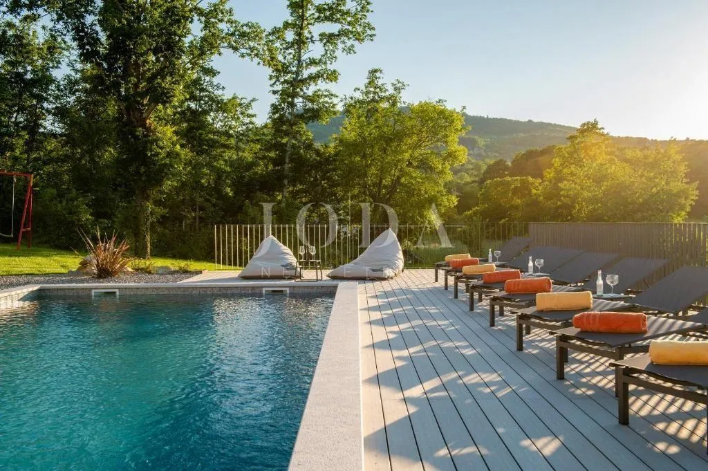 pićan, okolica, prekrasna villa okružena prirodom - slika 23