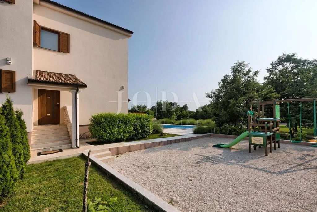 svetvinčenat, okolica, villa sa jacuzzijem i grijanim bazenom - slika 7