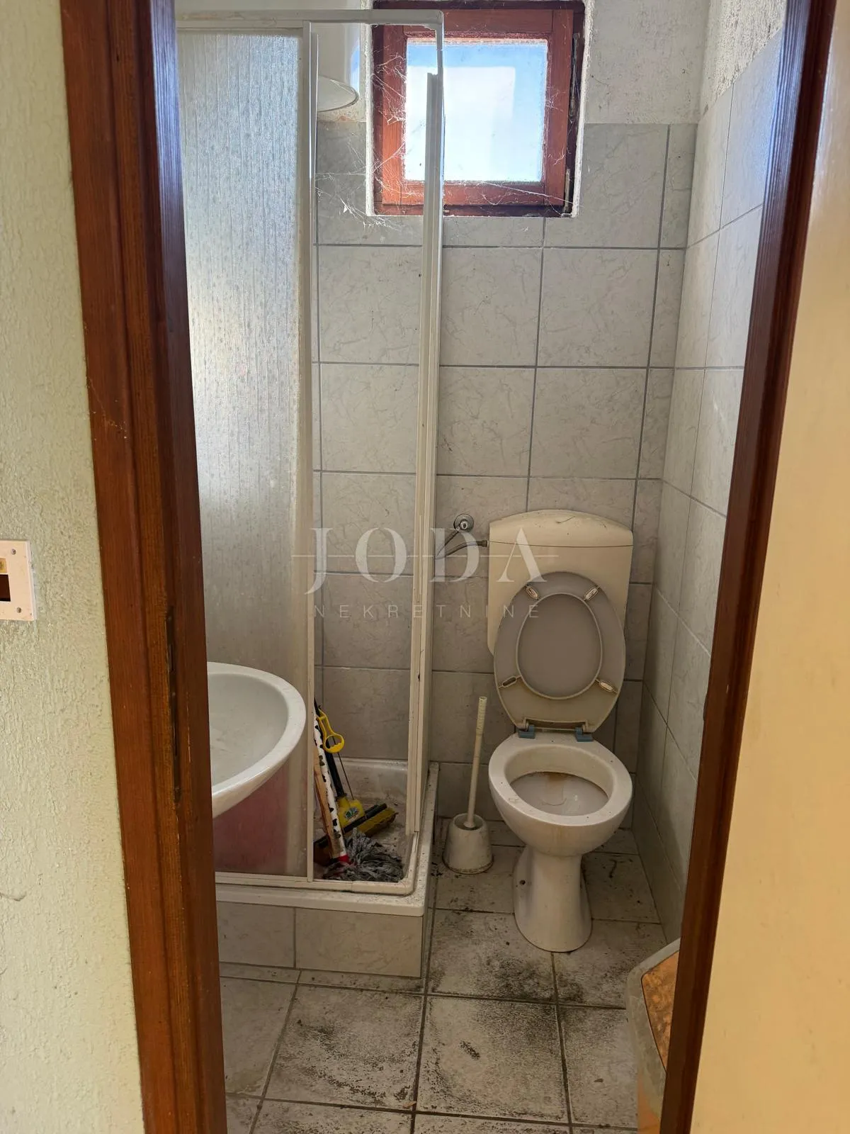 dvojna kuća s poslovnim prostorom i garažom - slika 22