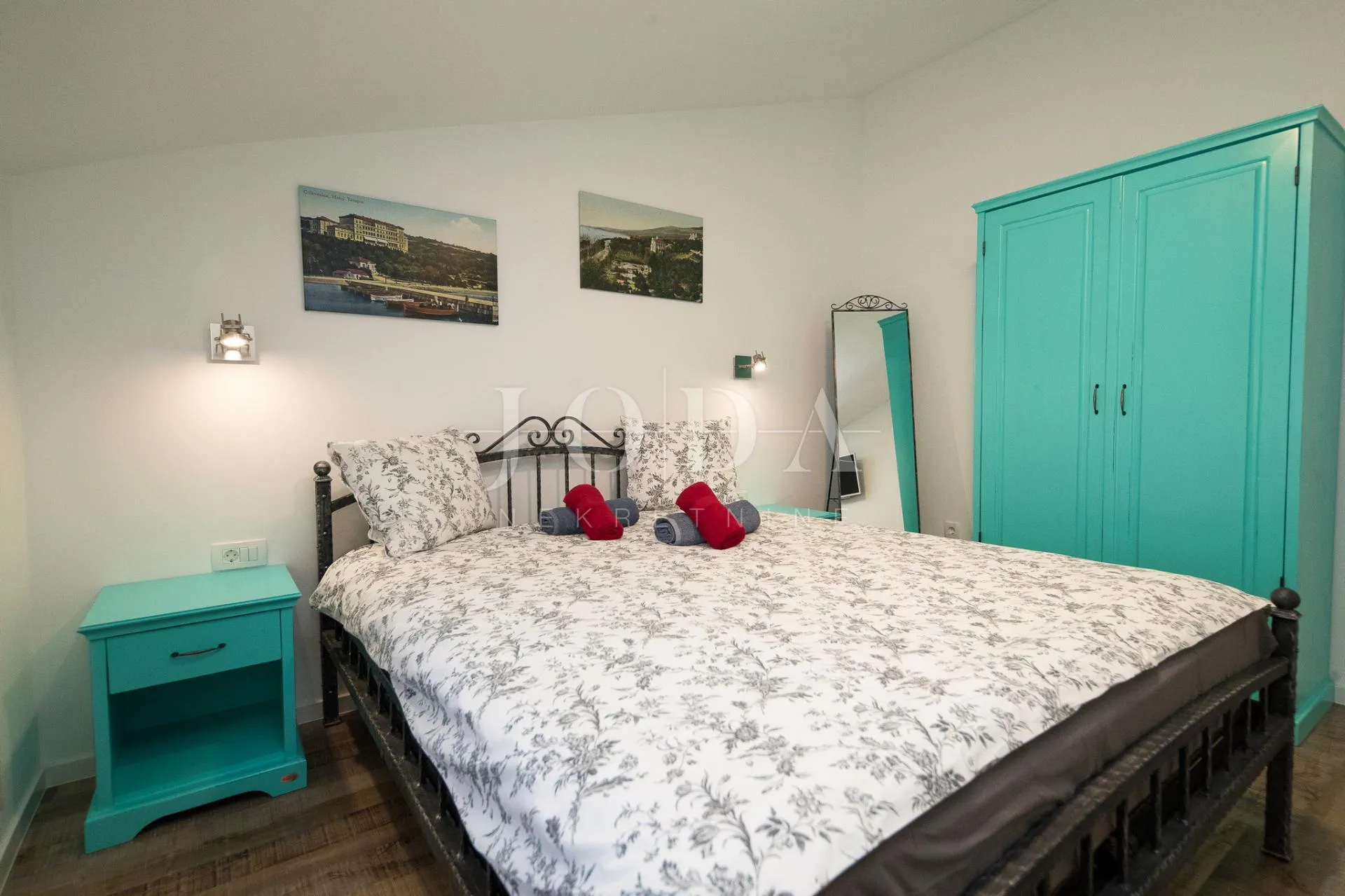 crni mol penthaus dva apartmana - slika 16