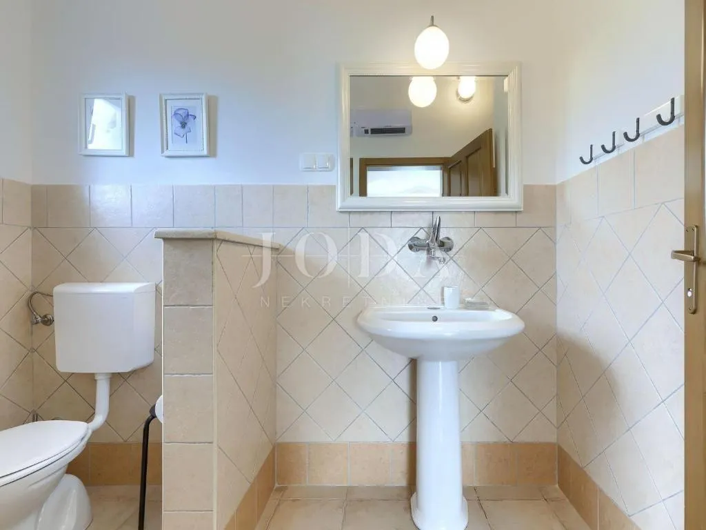 svetvinčenat, okolica, prekrasna villa sa bazenom - slika 39