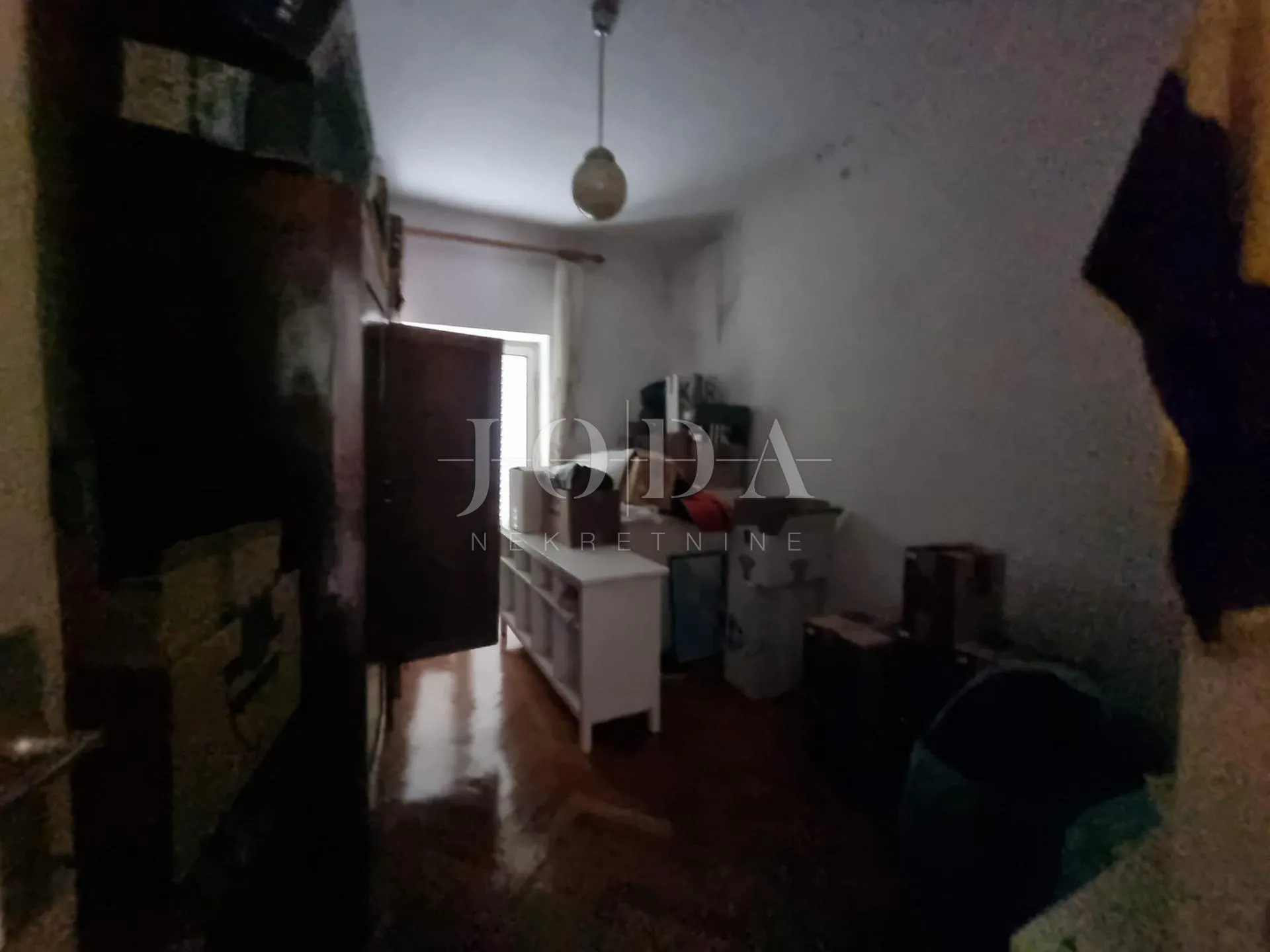 kuća za adaptaciju u centru grada - slika 9