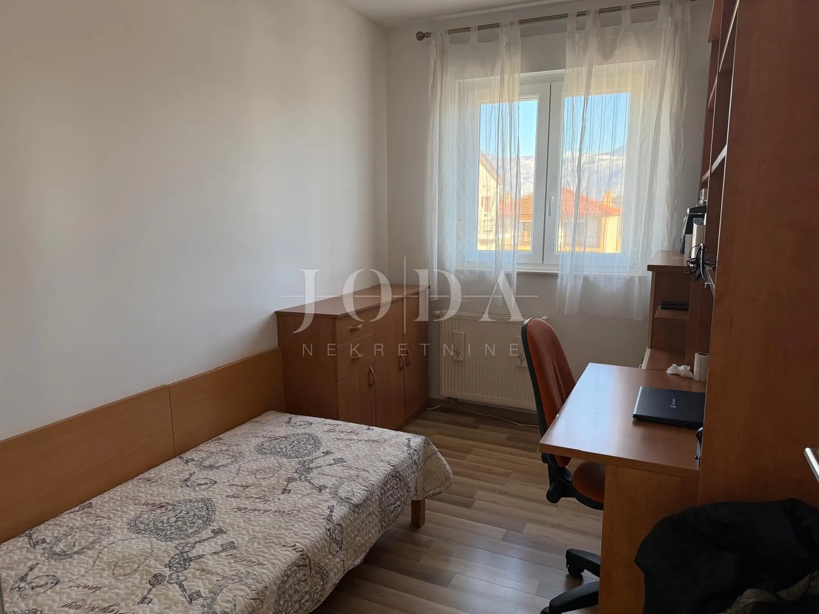 buzdohanj dvosobni stan u novijoj zgradi - slika 18