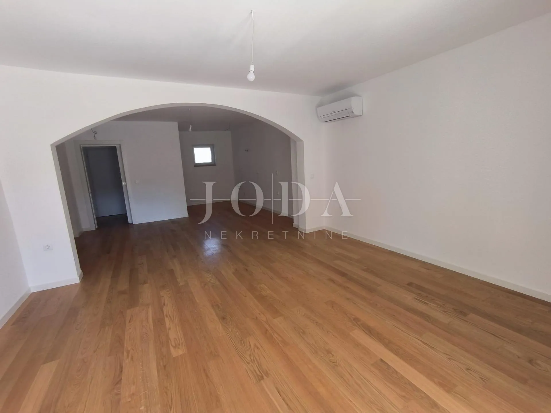 zadar, trosobni stan sa vrtom i garažom - slika 6