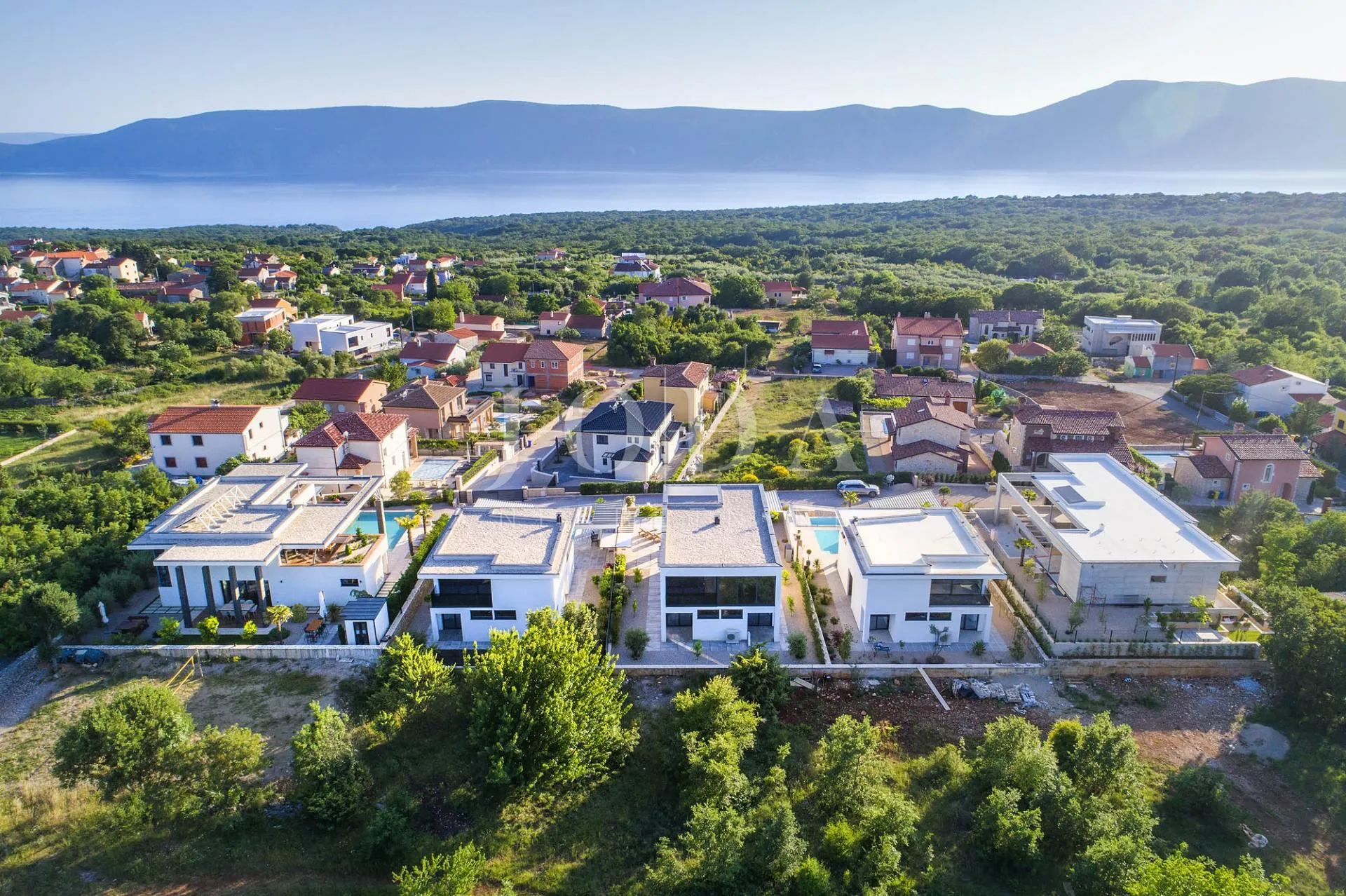 moderna luksuzna vila s pogledom na more - slika 14