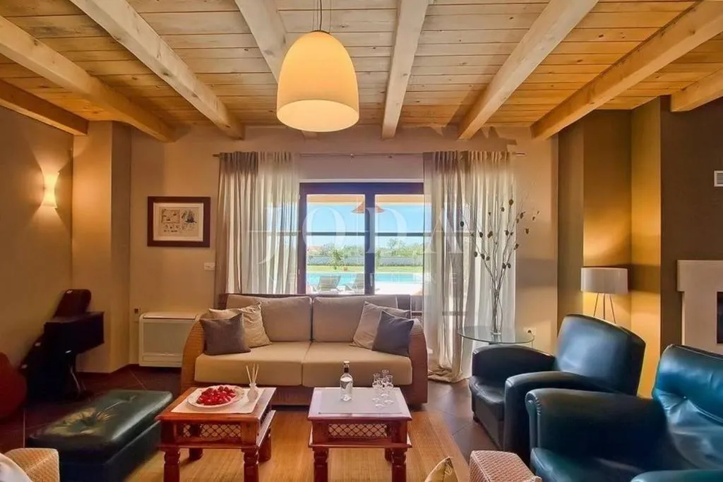 svetvinčenat, okolica, prekrasna villa sa bazenom - slika 35