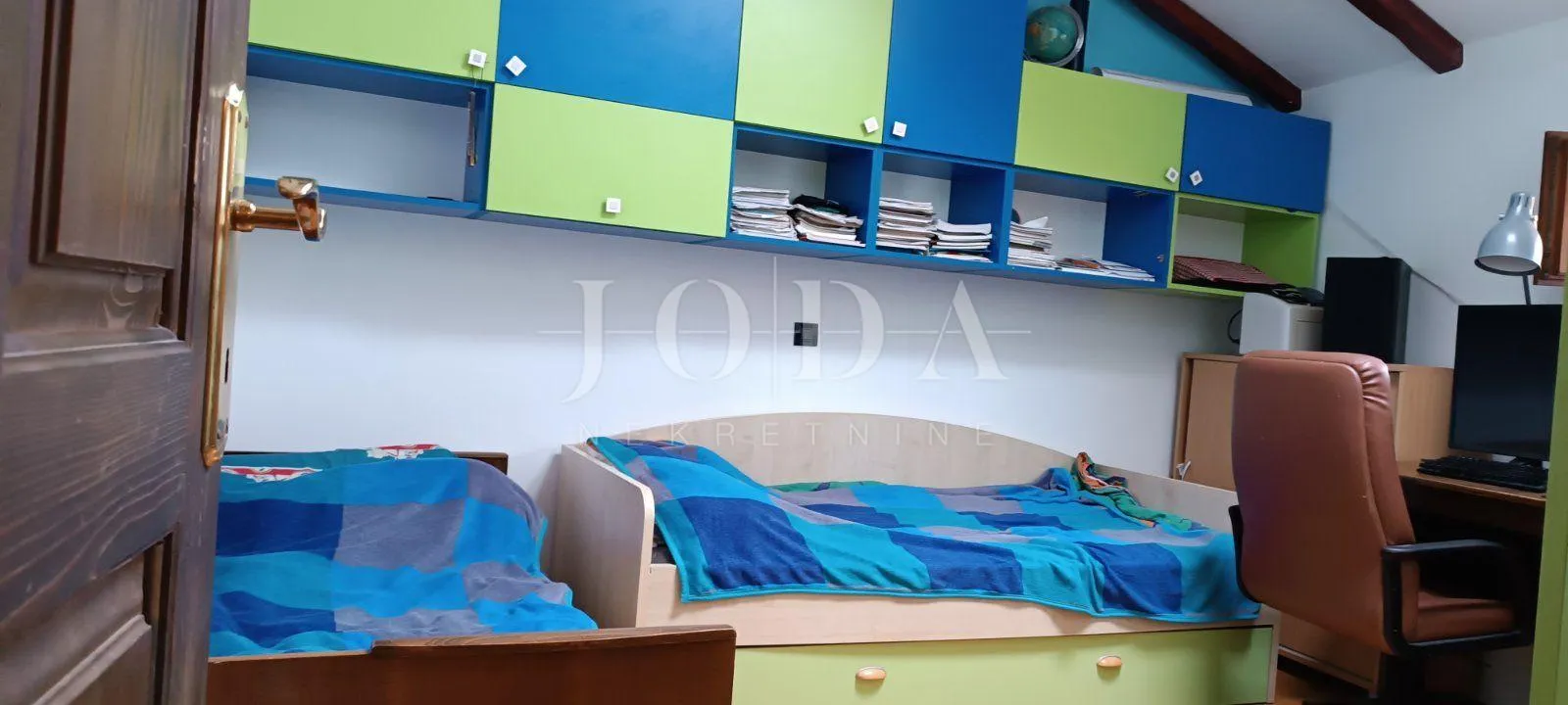 labin, kuća sa tri stambene jedinice u starogradskoj jezgri - slika 23