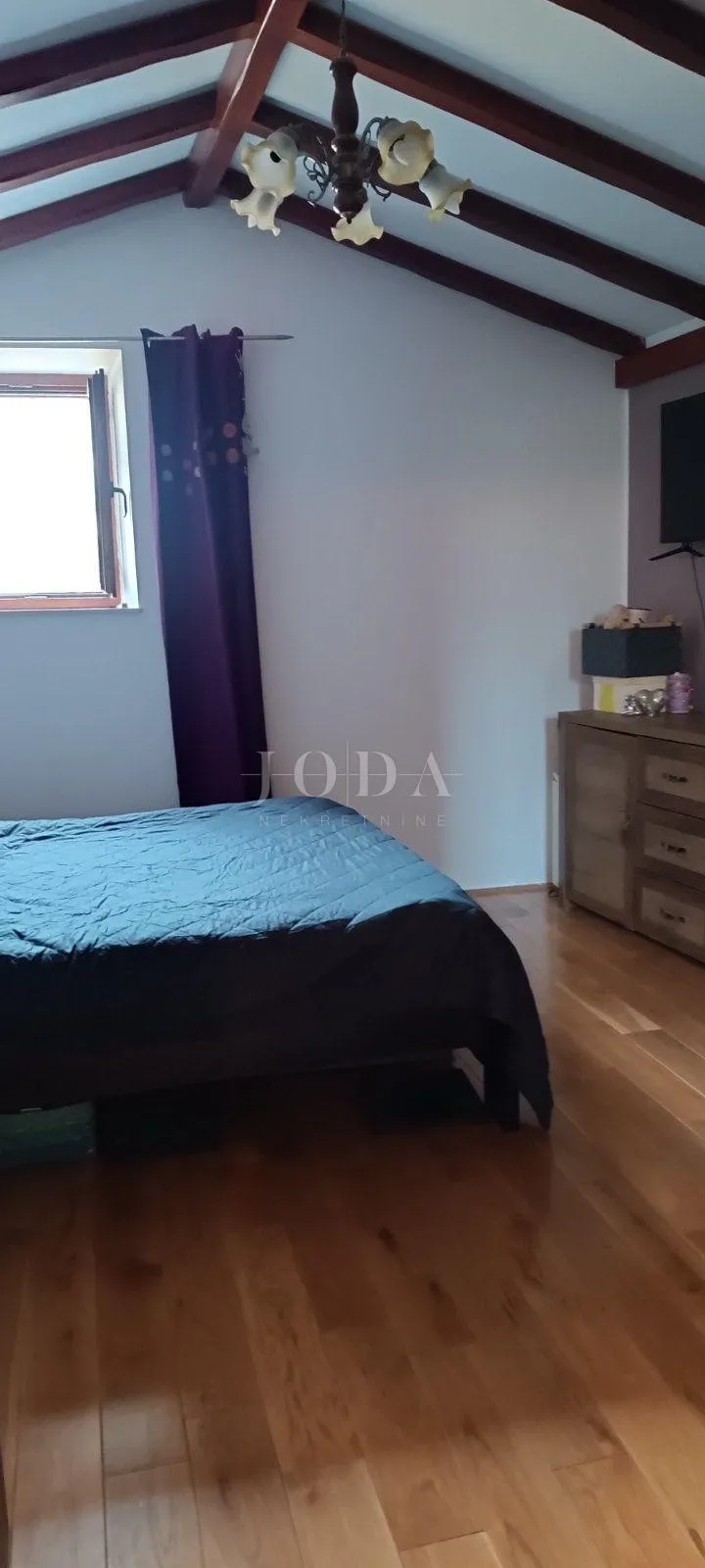 labin, kuća sa tri stambene jedinice u starogradskoj jezgri - slika 27