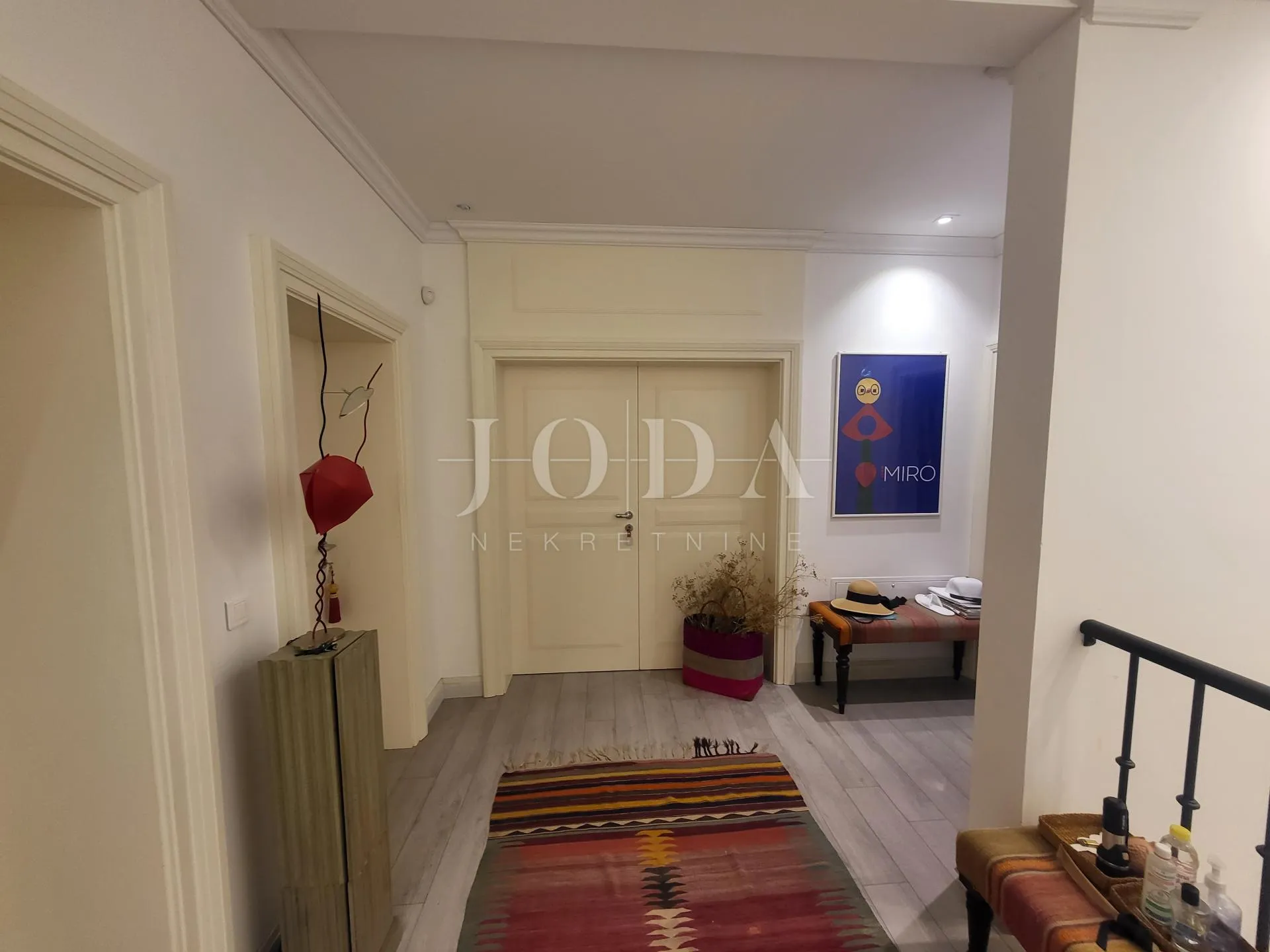 2 vile s bazenom + poslovni prostor na jednoj parceli od 2.700 m2 - slika 46