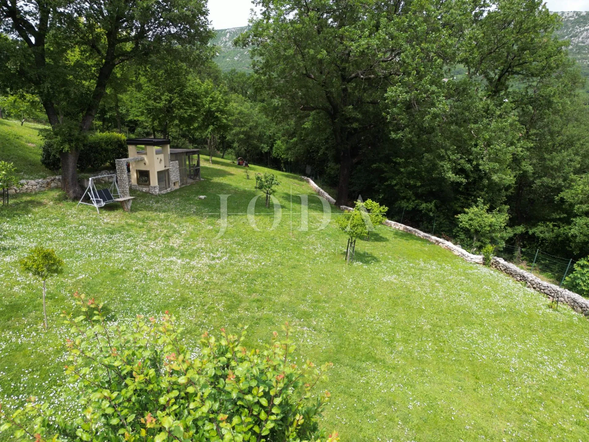 kuća sa 3000m2 zemljišta - slika 51