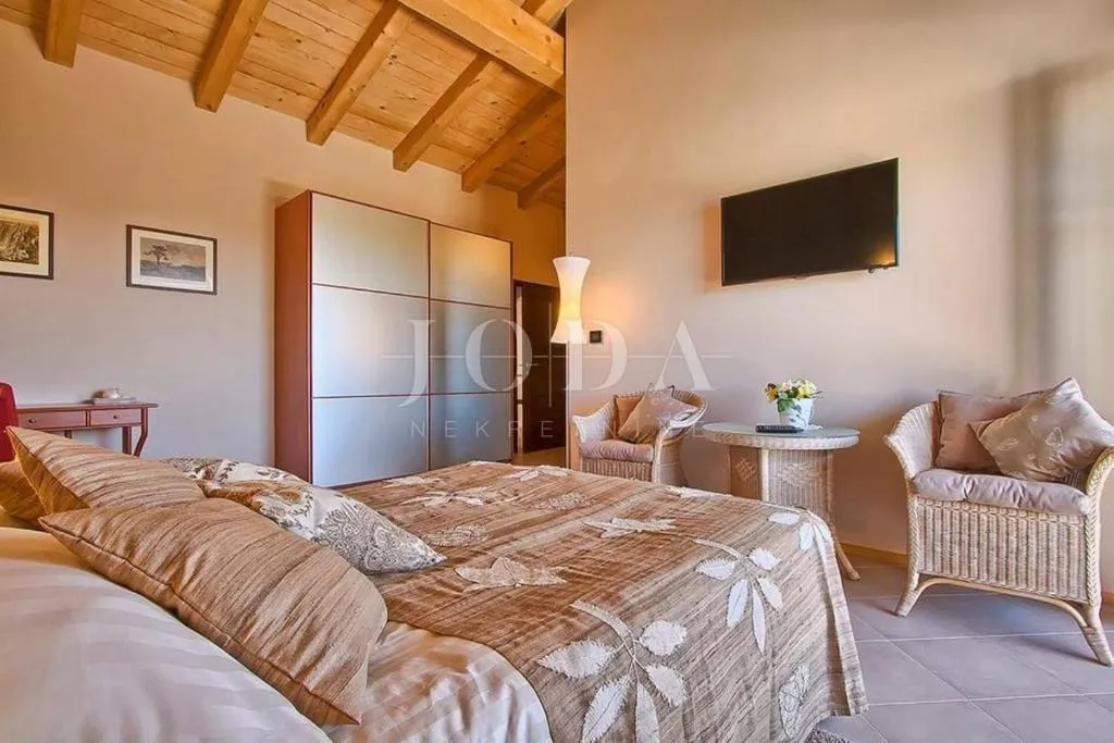 svetvinčenat, okolica, prekrasna villa sa bazenom - slika 42