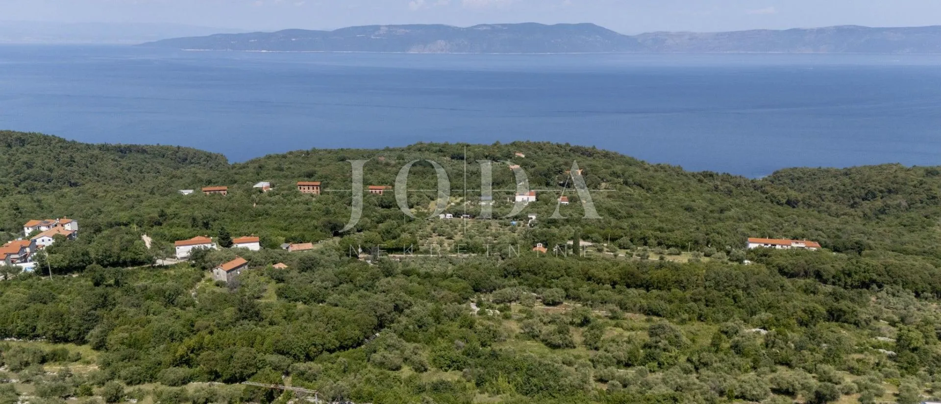 Atraktivno građevinsko zemljište sa prekrasnim pogledom na more,LABIN okolica