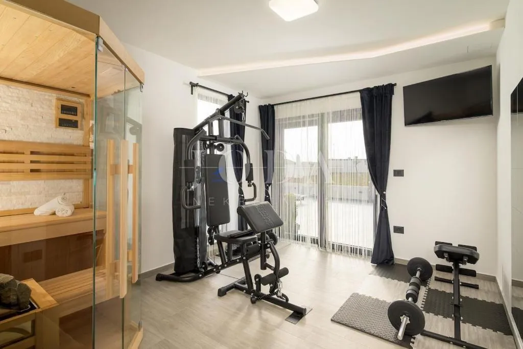 žminj, moderna villa sa bazenom, jacuzzijem i saunom - slika 26
