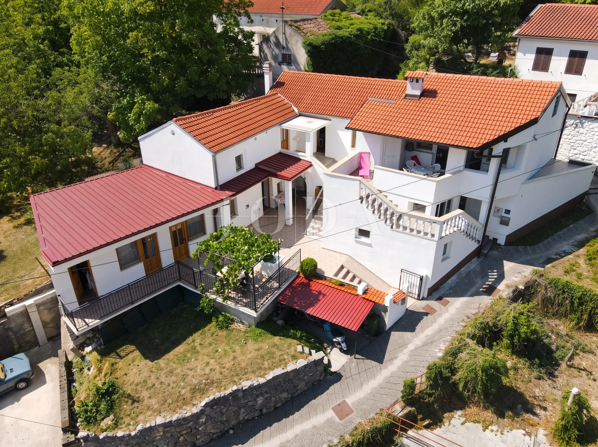 tribalj kuća - slika 37