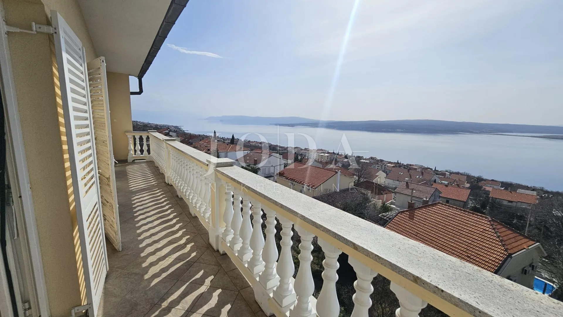 vila sa prekrasnim pogledom - slika 24