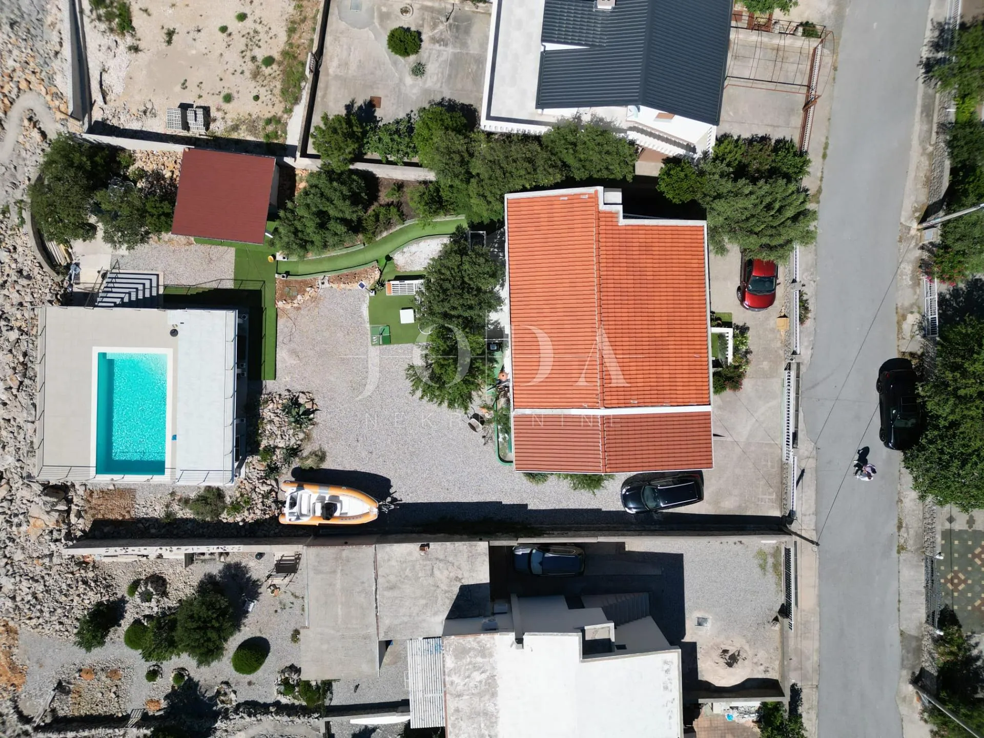 cesarica kuća sa 6 apartmana 1.red do mora - slika 5