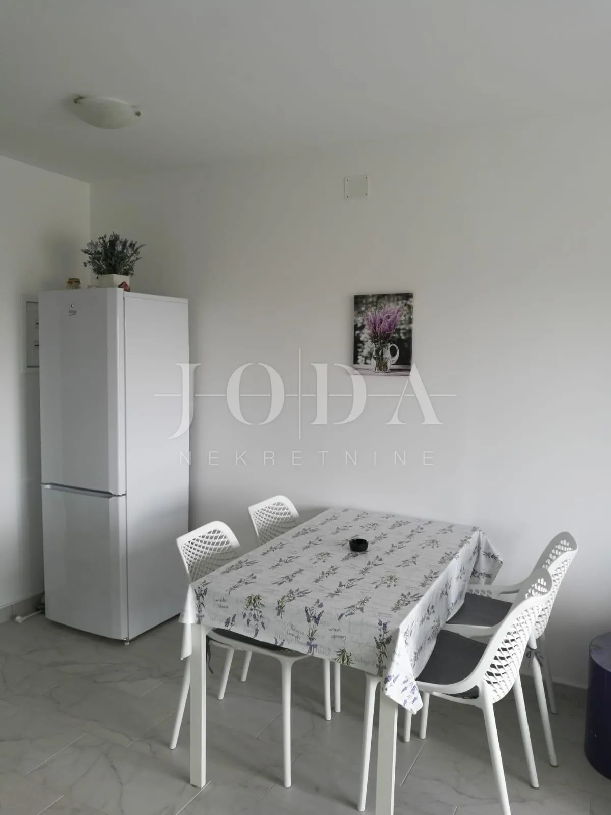 povile dva stana u blizini mora - slika 6