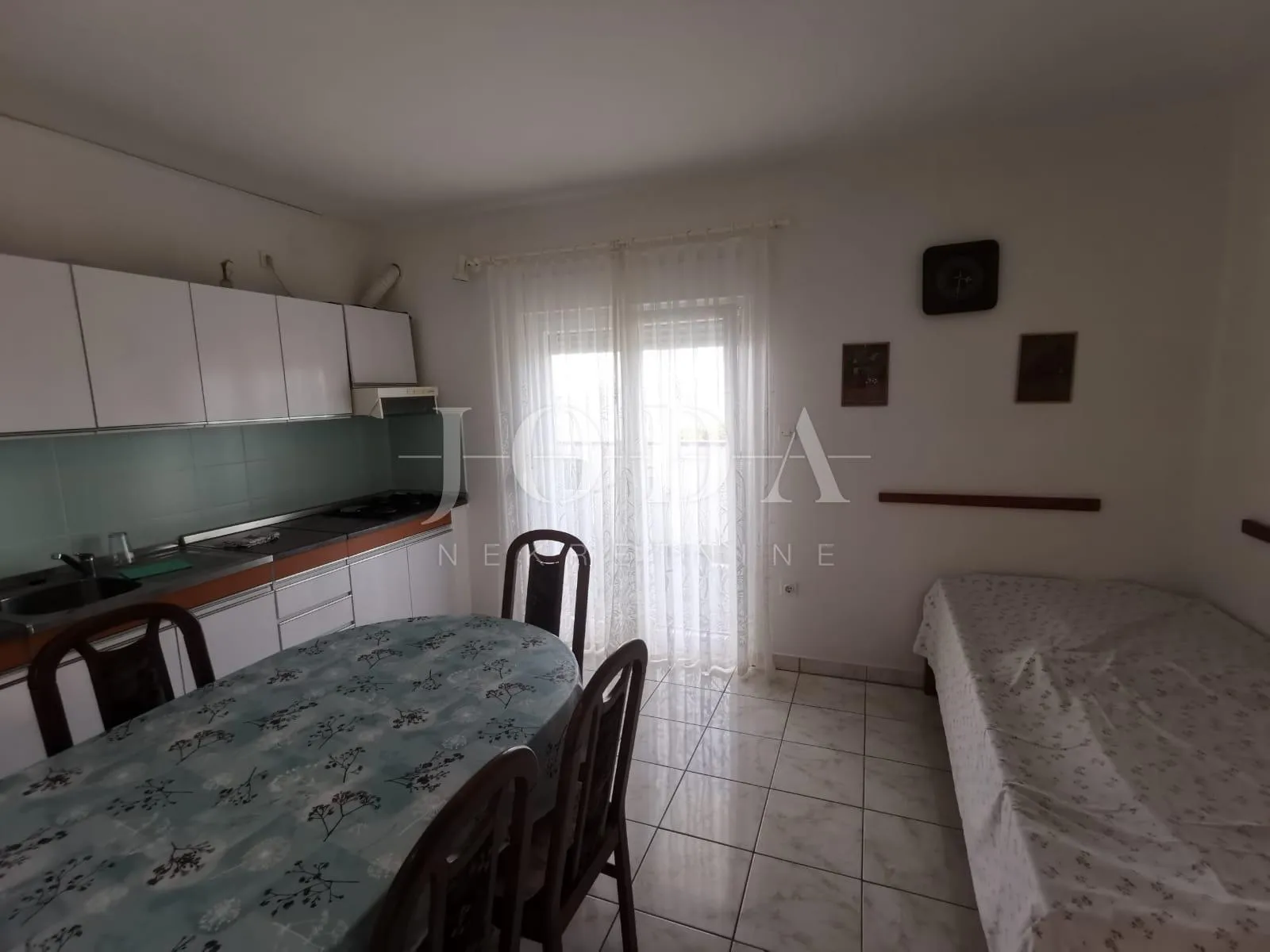 stinica kuća - slika 36