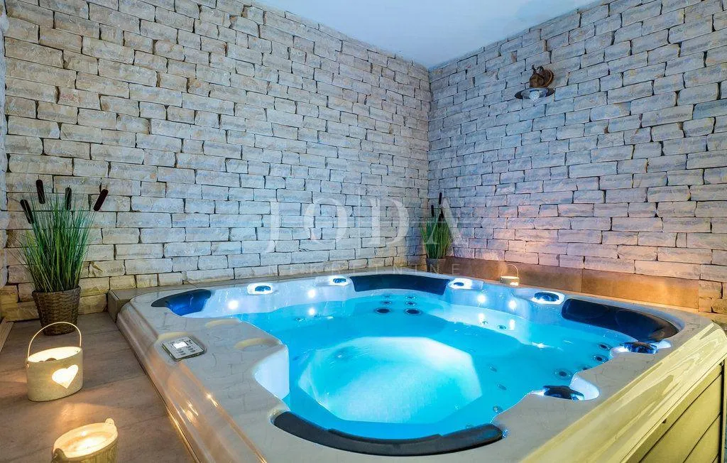 labin, okolica, villa sa bazenom i wellnessom - slika 17