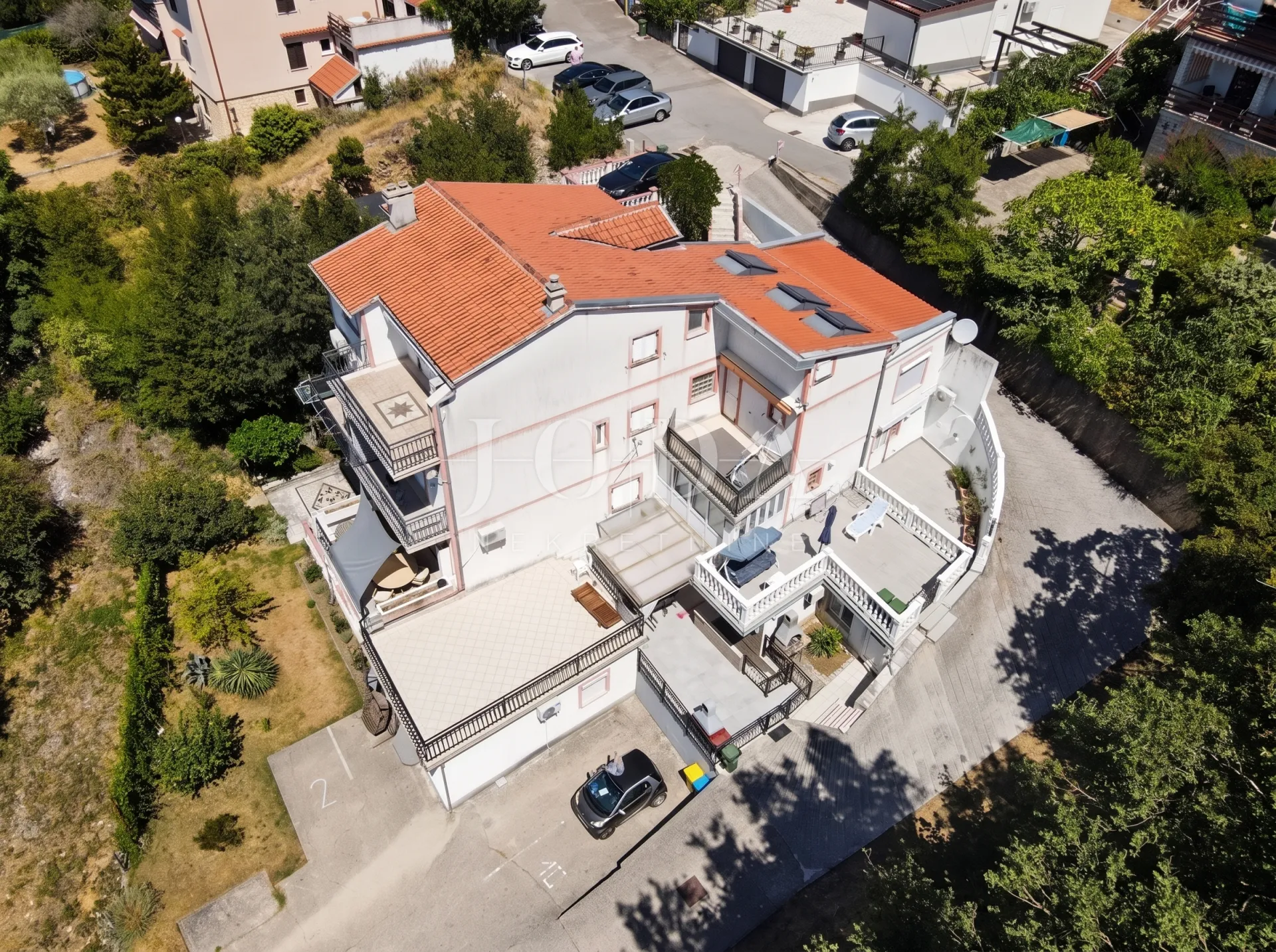 jadranovo-prostran stan u blizini mora - slika 27