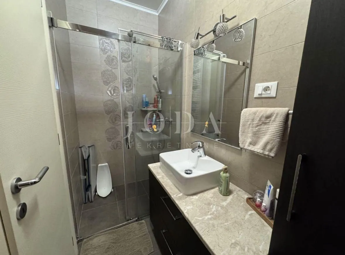 pazin, okolica, stan u kući sa studio apartmanom - slika 7
