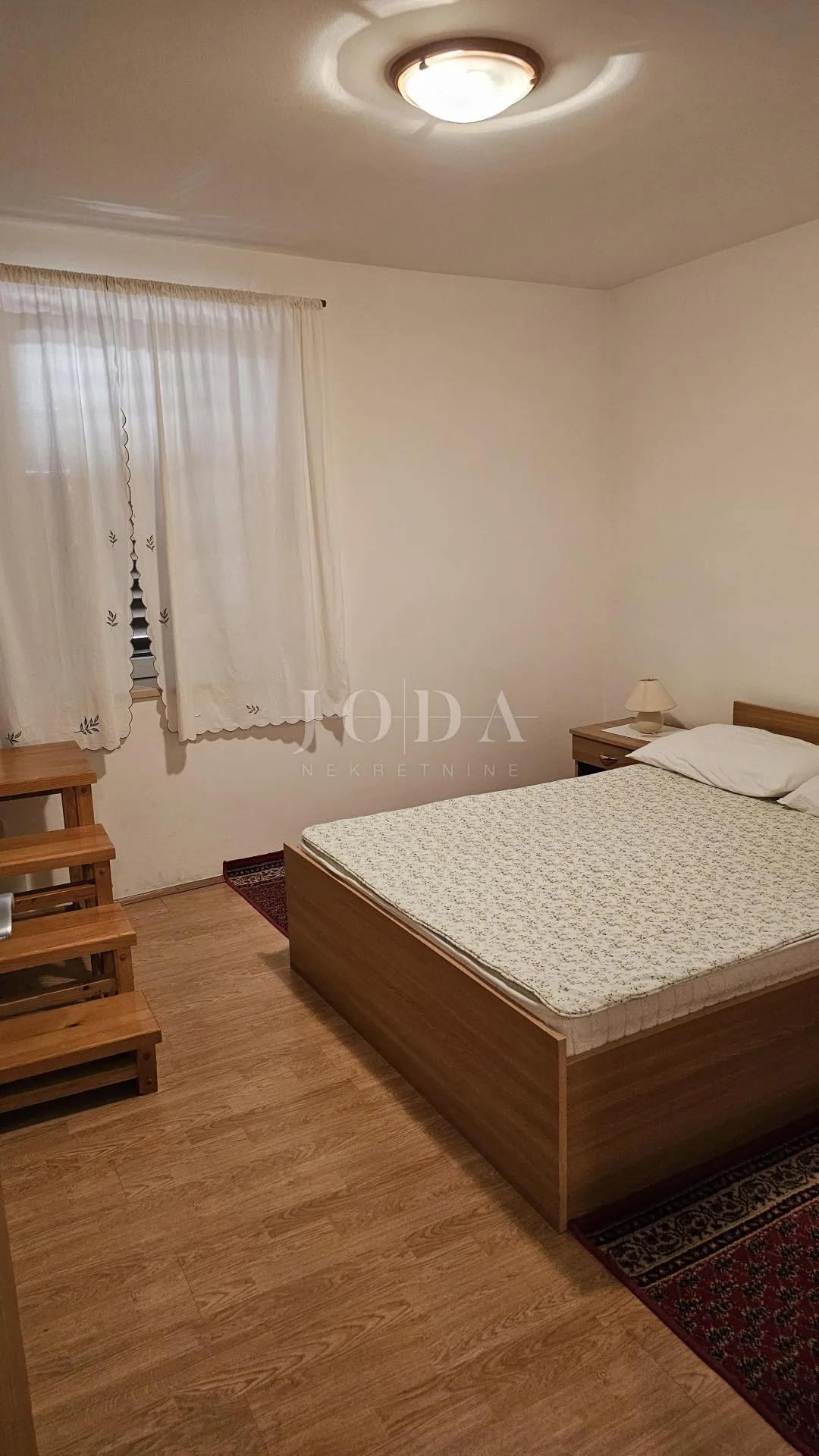 kuća u nizu sa 4 apartmana i balkonom,vrsar centar - slika 8