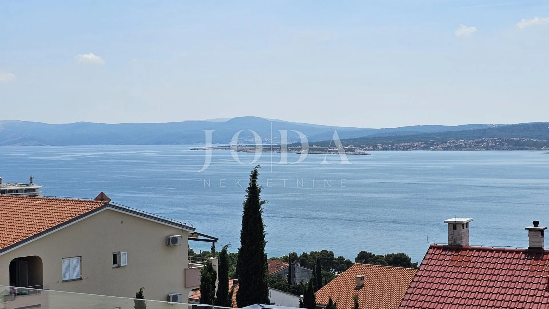 dramalj penthouse sa garažom i zasebnim apartmanom - slika 10