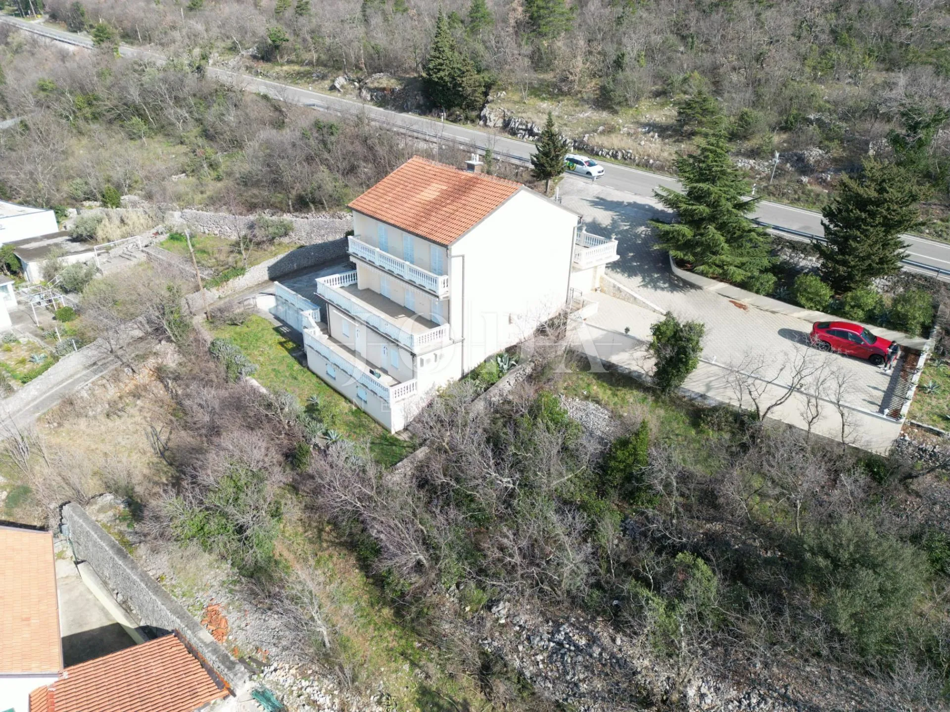 vila sa prekrasnim pogledom - slika 3