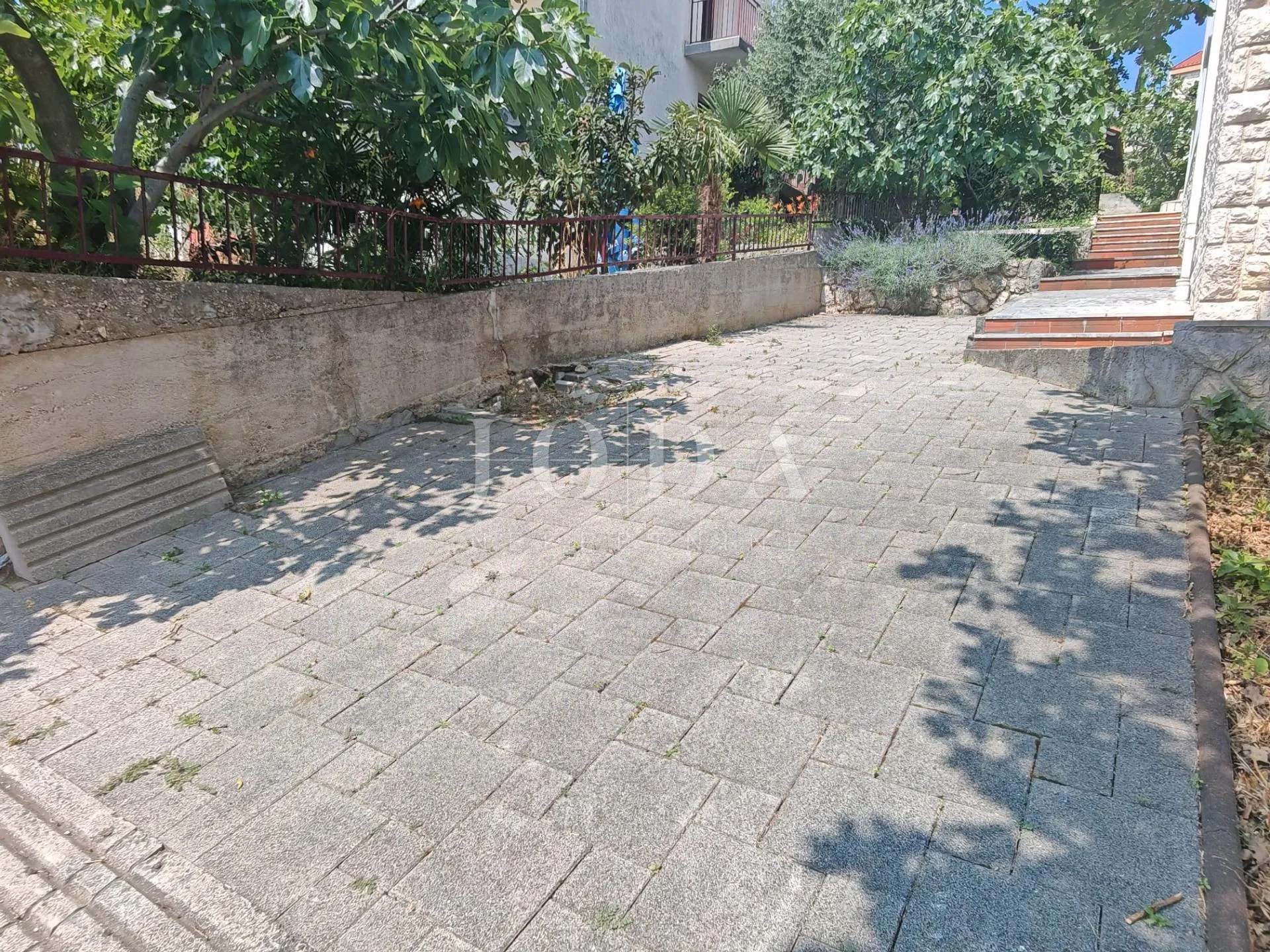 komforan stan 200m od mora - slika 6