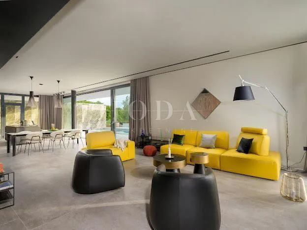 grožnjan, zadivljujuća luksuzna dizajnerska villa - slika 39