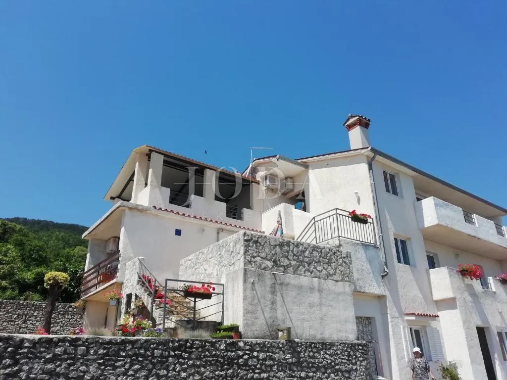 labin, okolica, kuća sa šest apartmana i pogledom na more - slika 2