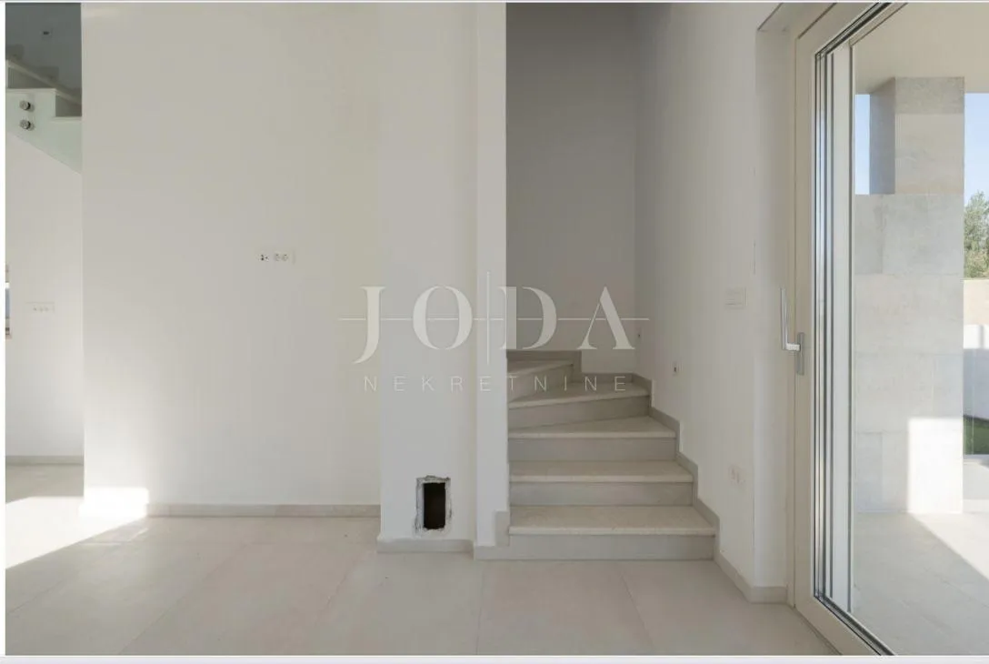 ližnjan, nova moderna villa sa pogledom na more - slika 14