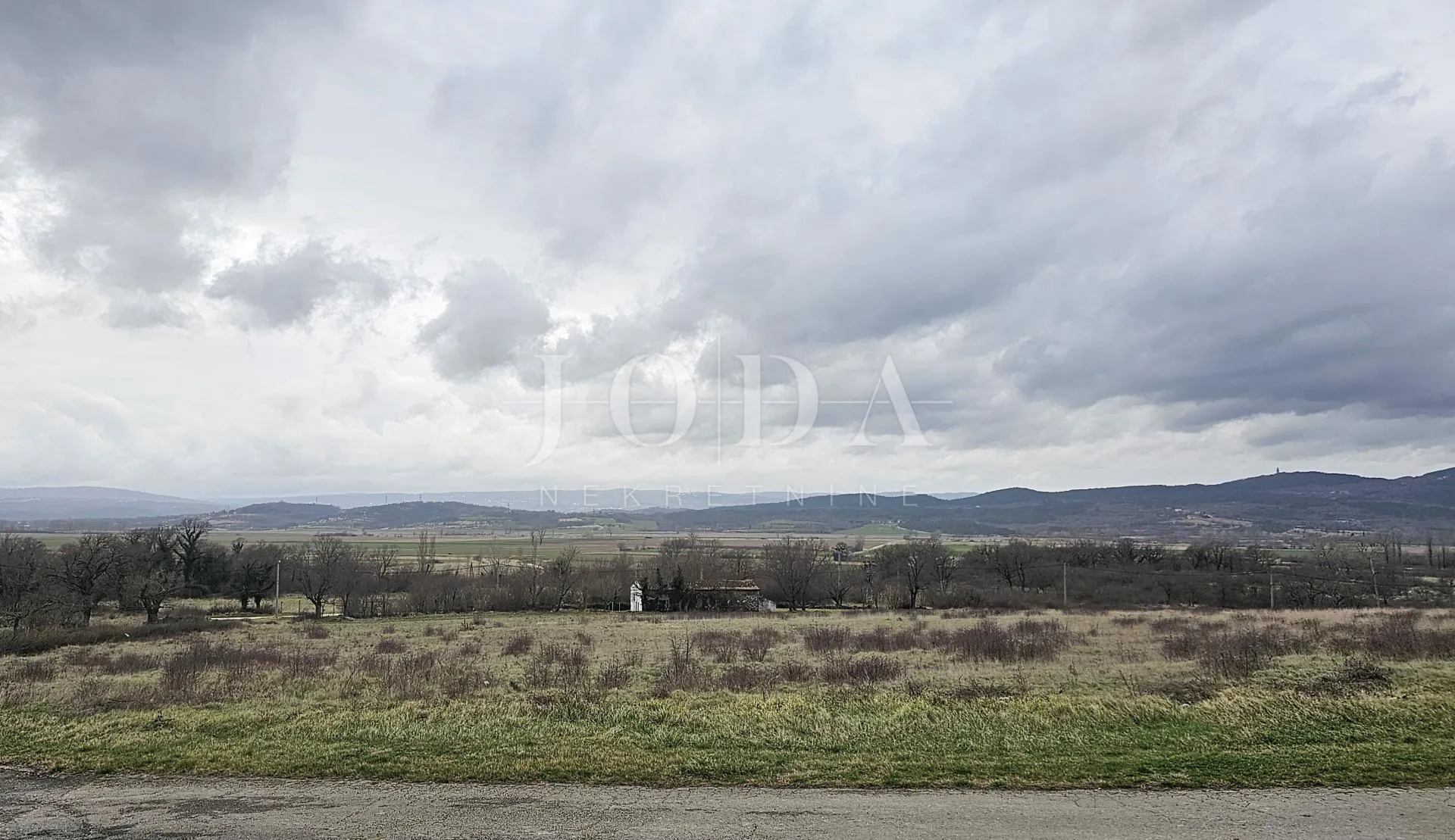 prilika popust!! 4 građevinska terena sa prekrasnim pogledom,kršan okolica - slika 2