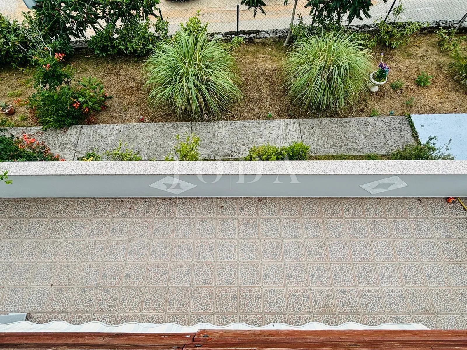 kastav, kuća sa dva stana i velikom okućnicom - slika 6