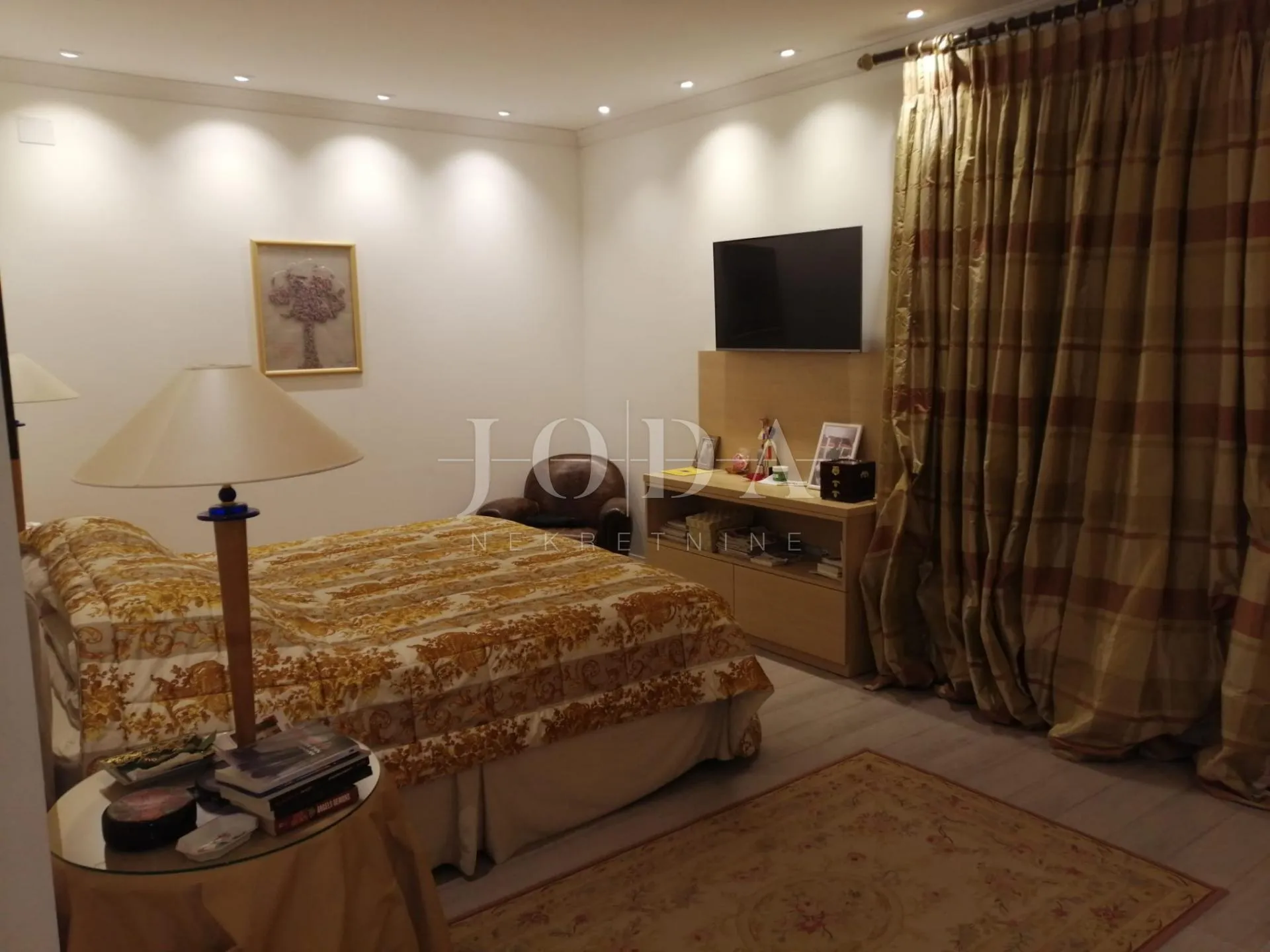 2 vile s bazenom + poslovni prostor na jednoj parceli od 2.700 m2 - slika 60