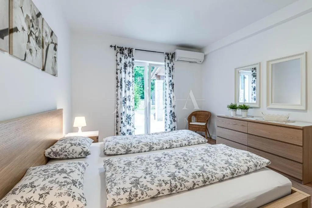 labin, okolica, šarmantna istarska villa - slika 17