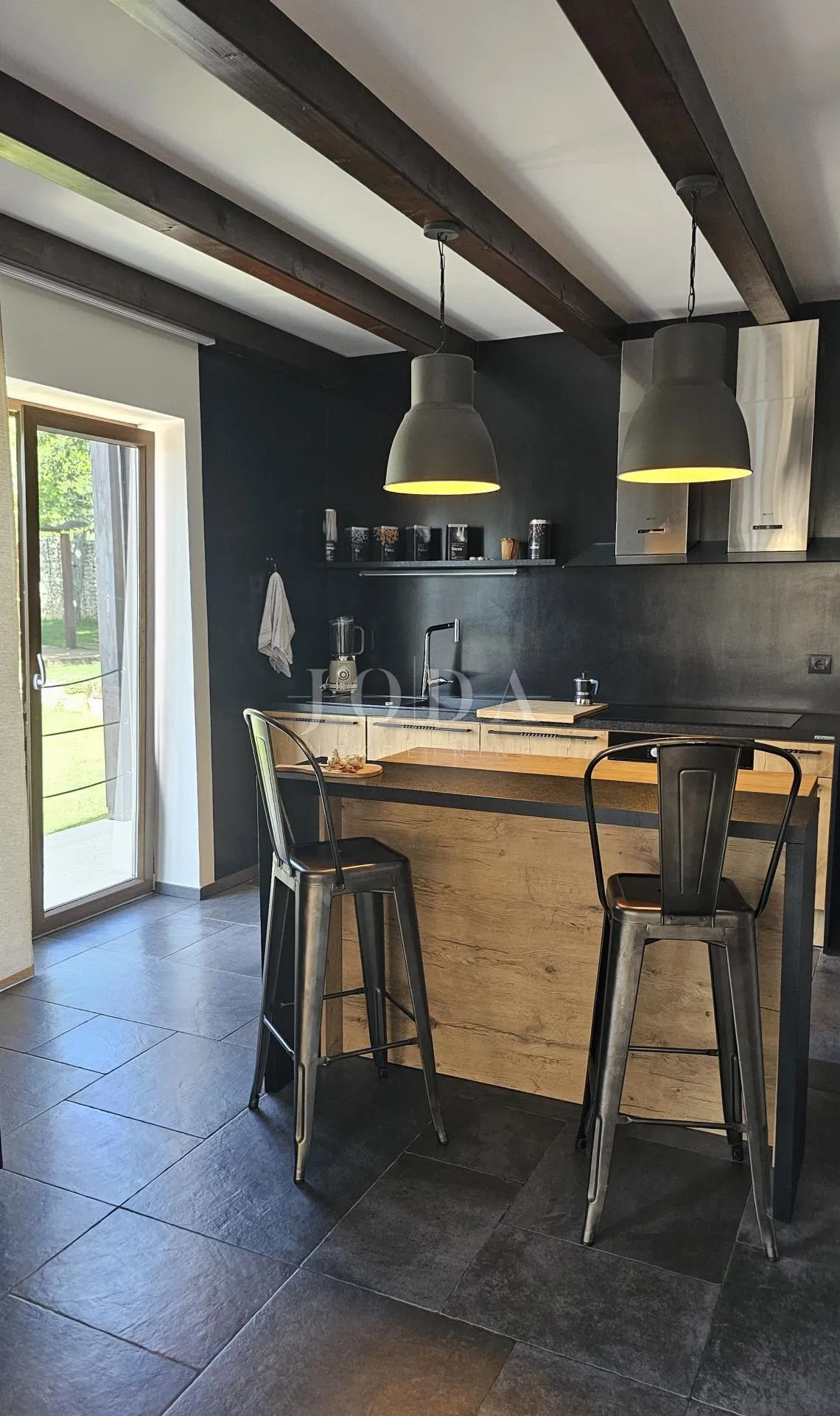 prekrasna villa sa bazenom i prostranom okućnicom,barban okolica - slika 7