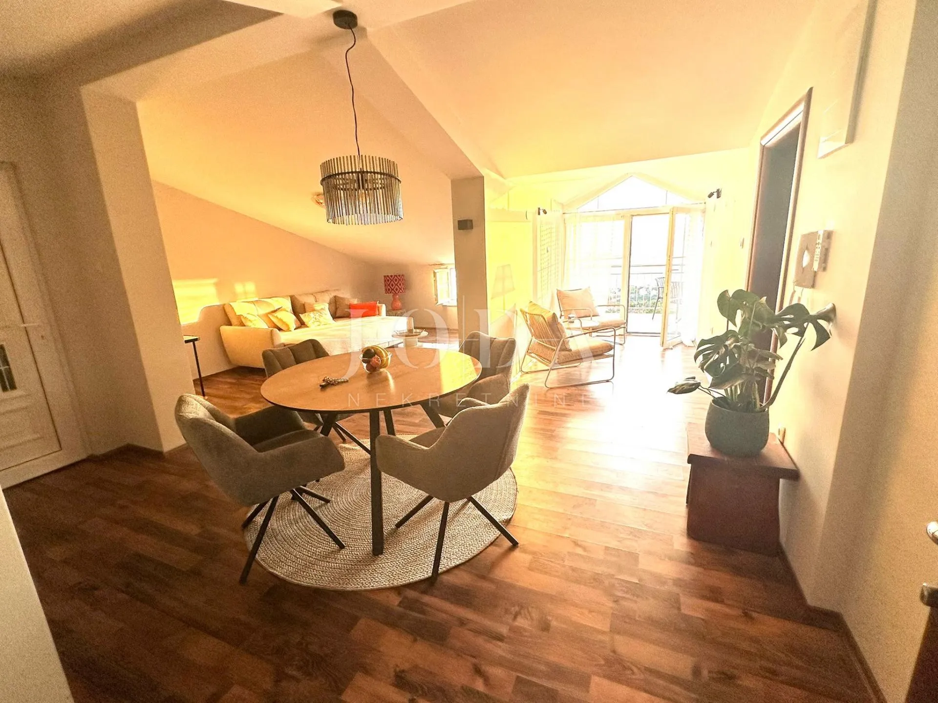 crikvenica-stan sa panoramskim pogledom - slika 2