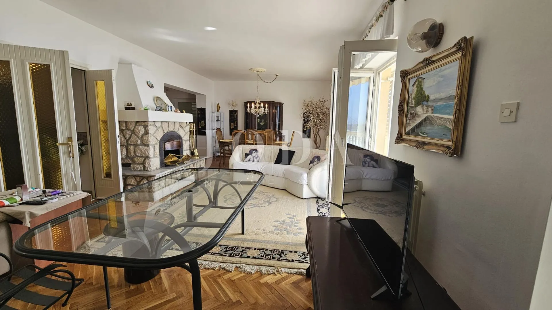 vila sa prekrasnim pogledom - slika 16