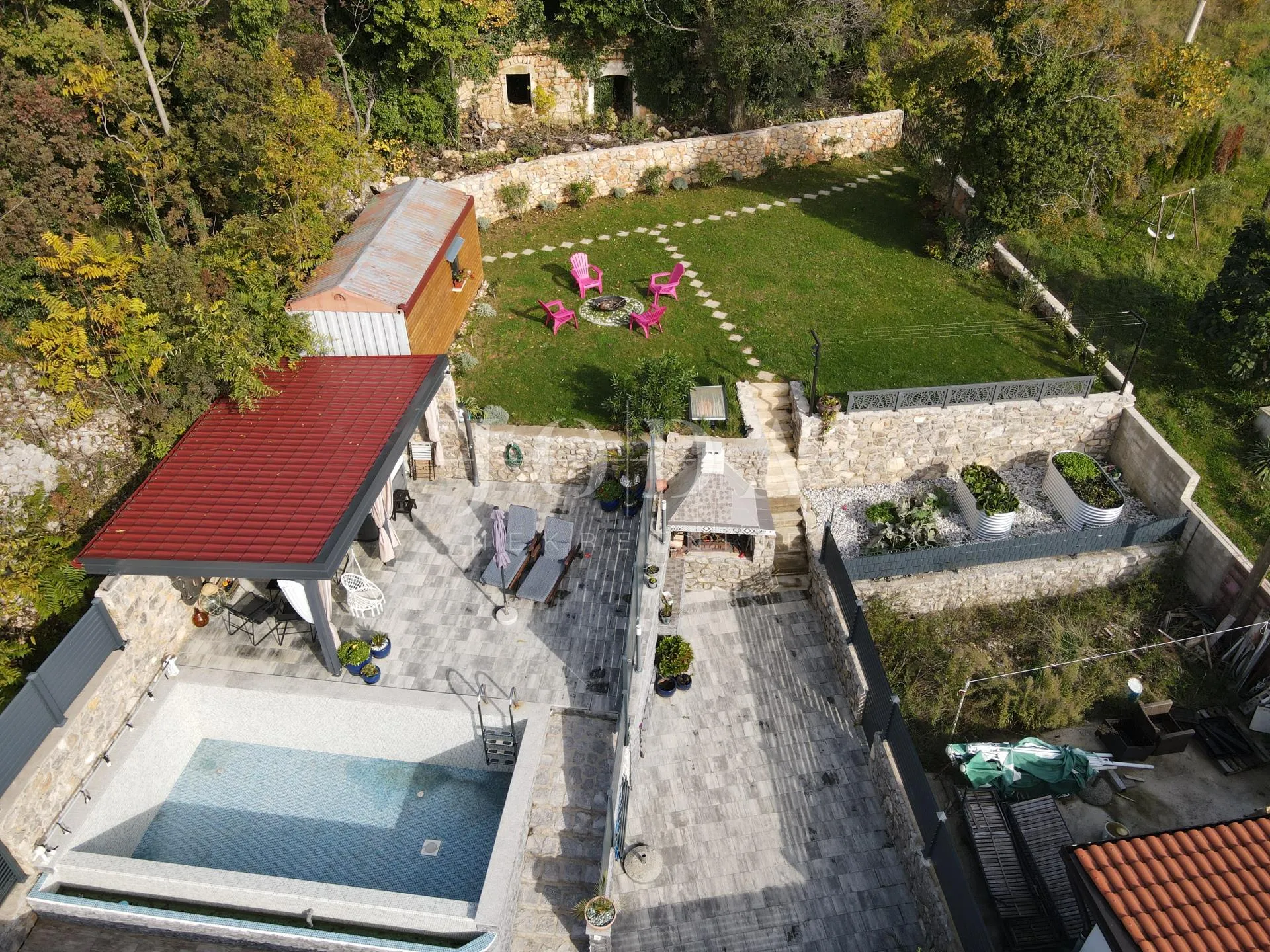 bribir kuća sa bazenom - slika 14